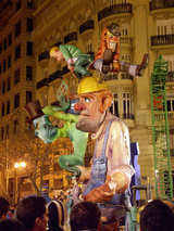 Fallas Figur in der Av. del Marqués de Sotelo